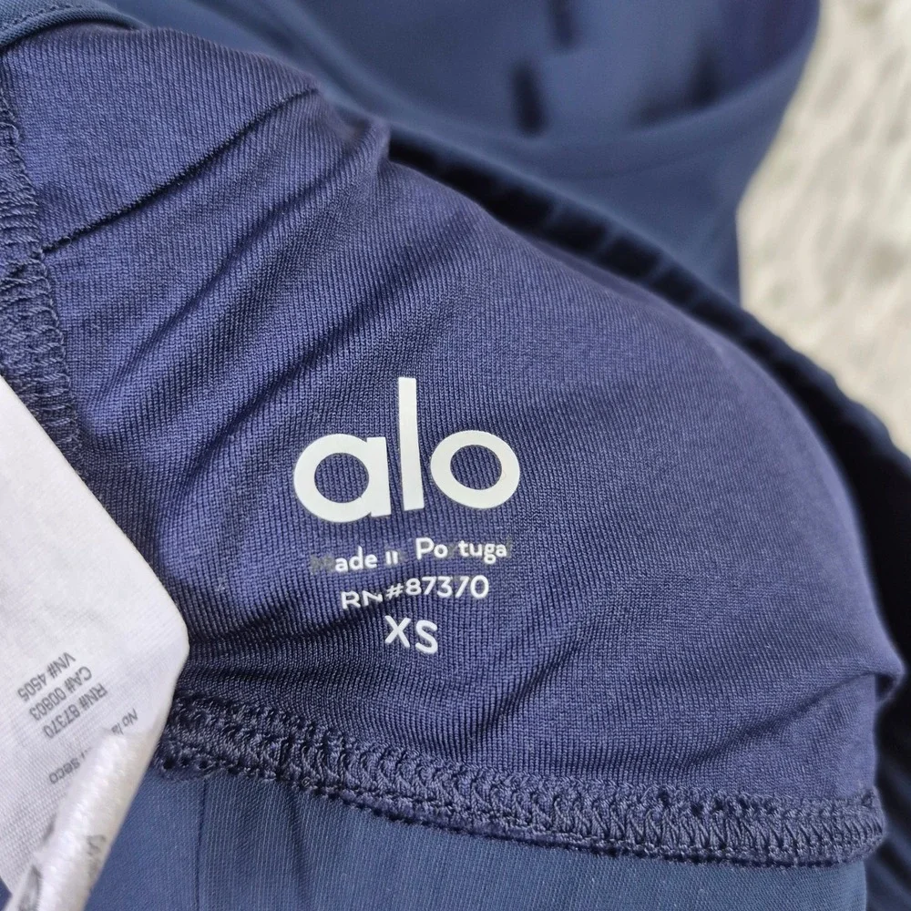 Alo Yoga Ripped Warrior Criss Cross Back‎ Sports Bra Navy Blue XS